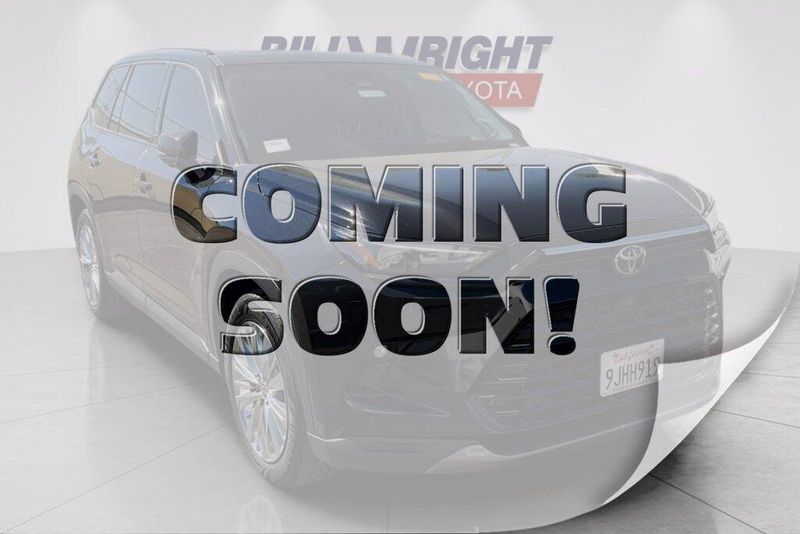 Used 2024 Toyota Grand Highlander PlatinumImage 1