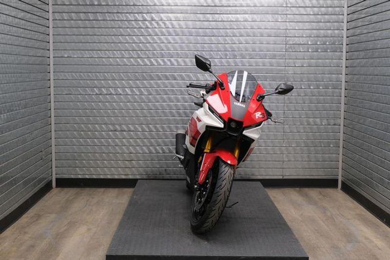 NEW 2026 YAMAHA YZFR3 ABS 70TH ANNIVERSARY EDITION Image 8