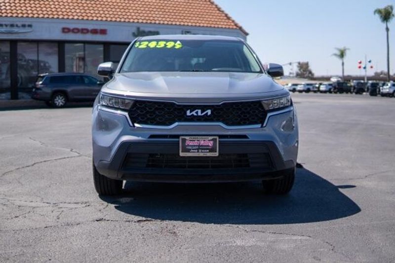 2023 Kia Sorento LXImage 2