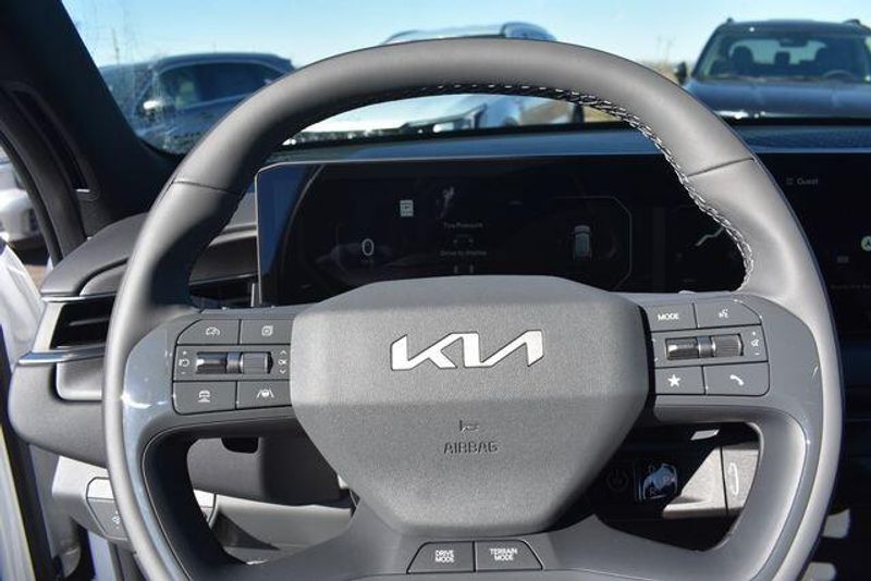 New 2026 Kia EV9 LandImage 32