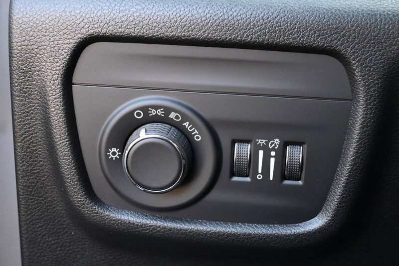 2025 Jeep Grand Cherokee L Altitude XImage 21
