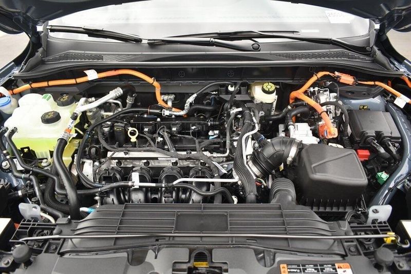 2025 Ford Escape Plug-In Hybrid BaseImage 23