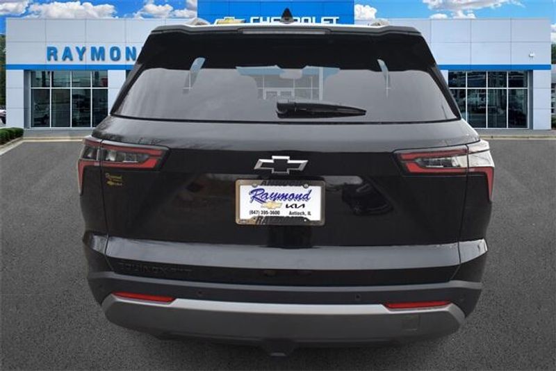2025 Chevrolet Equinox LTImage 4