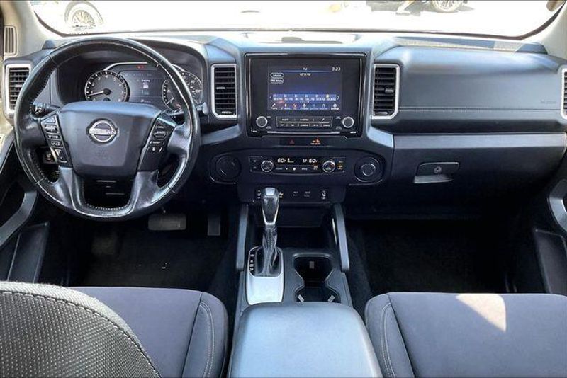 Used 2023 Nissan Frontier SVImage 15