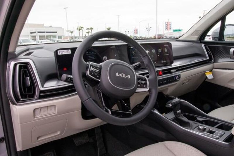 2025 Kia Sorento EXImage 11