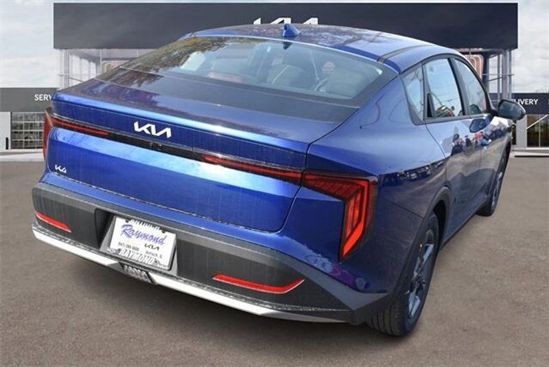 2025 Kia K4 LXSImage 3