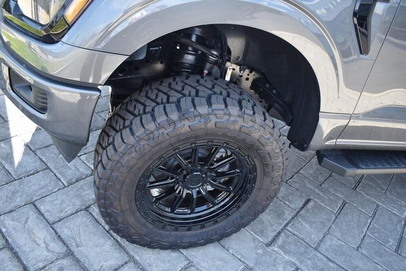 New 2025 Ford F-150 XLTImage 5