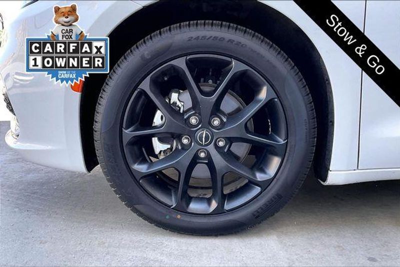 Used 2026 Chrysler Pacifica LimitedImage 8