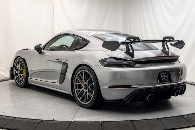 2023 Porsche 718 Cayman GT4 RSImage 3