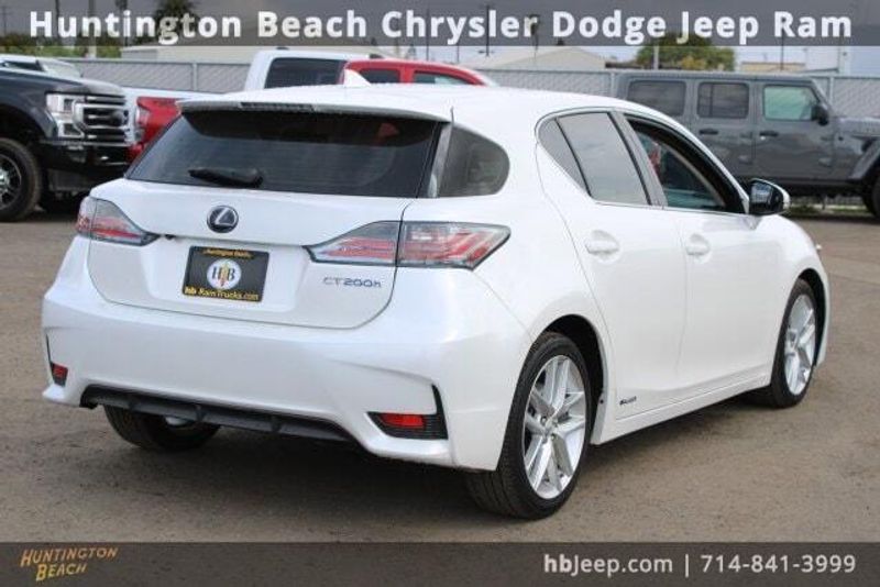 2017 Lexus CT 200hImage 5