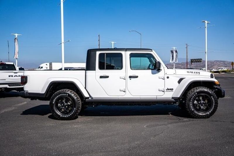 New 2025 Jeep Gladiator WillysImage 8