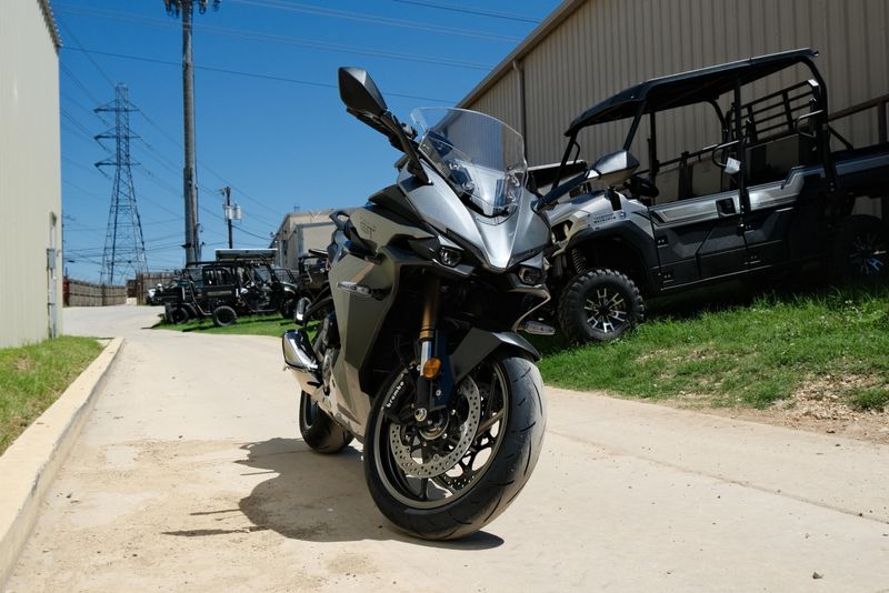 2025 SUZUKI GSXS1000GT METALLIC OORT GRAY NO3 