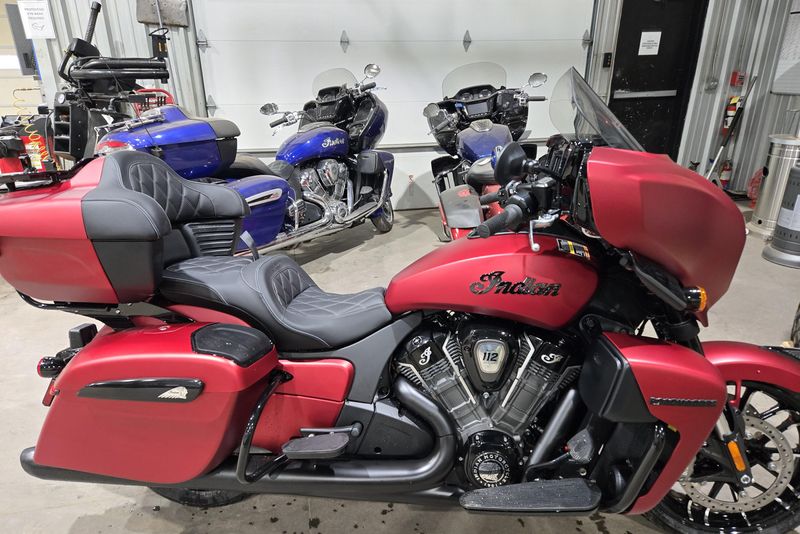 2025 INDIAN MOTORCYCLE ROADMASTER POWERPLUS DARK HORSE 112 RA 49ST SUNSET RED SMOKE 