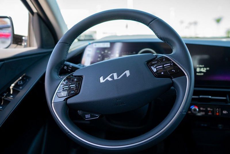New 2026 Kia Niro EXImage 14