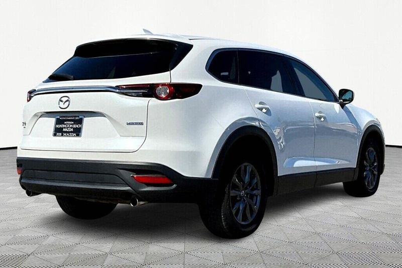 Used 2023 Mazda CX-9 TouringImage 2