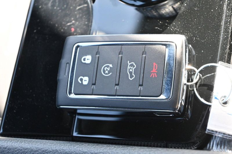 2025 Jeep Grand Cherokee L Altitude XImage 32