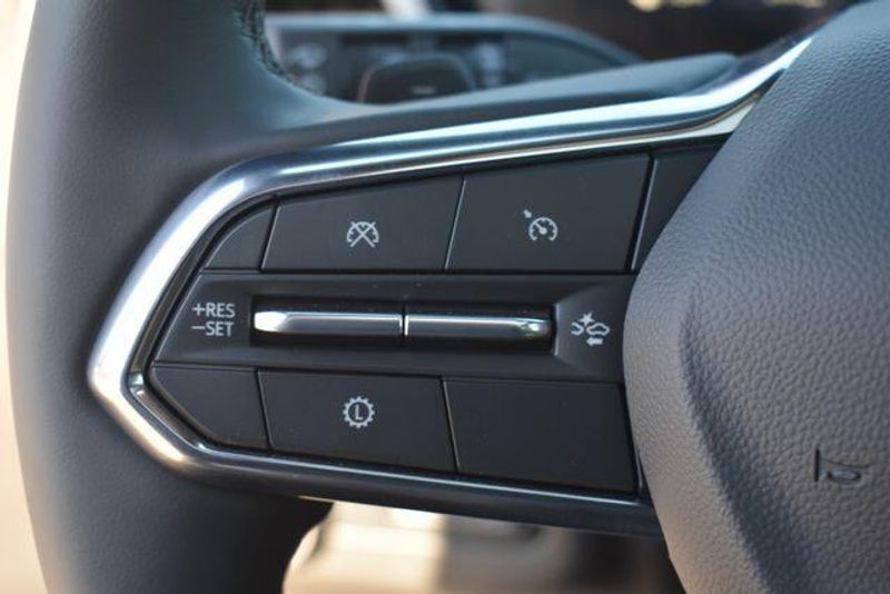 New 2026 Chevrolet Suburban PremierImage 32