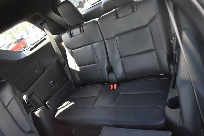 New 2025 Ford Explorer ST-LineImage 8