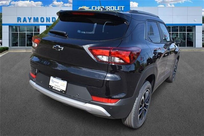 2025 Chevrolet TrailBlazer LTImage 3