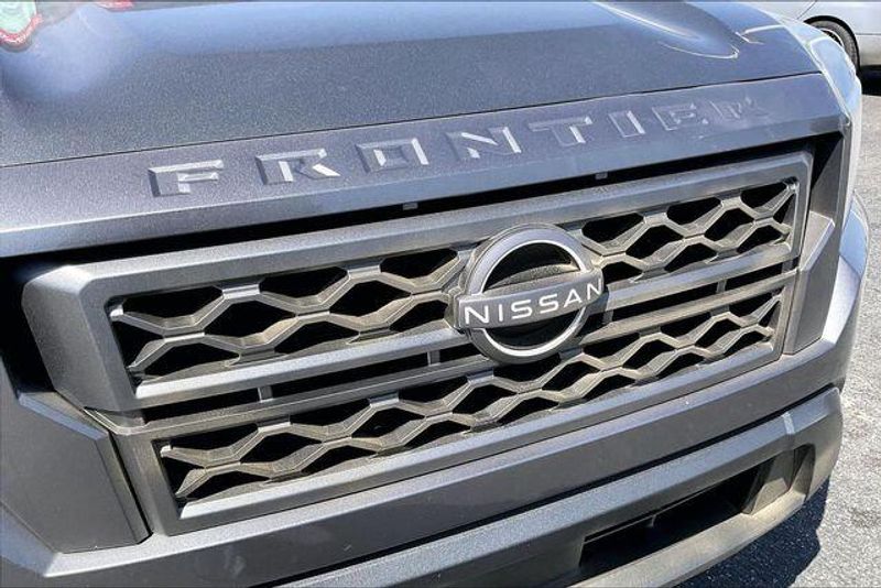 Used 2023 Nissan Frontier SVImage 30