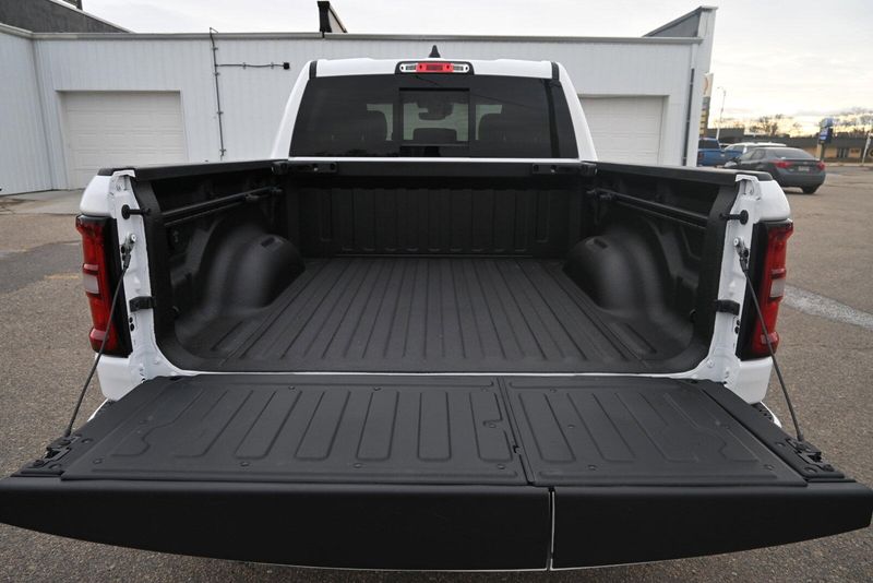 2025 RAM 1500 LaramieImage 9