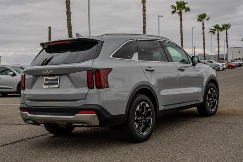 2025 Kia Sorento SImage 7