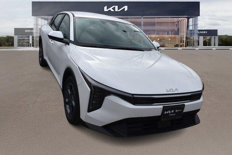 New 2026 Kia K4 LXSImage 10