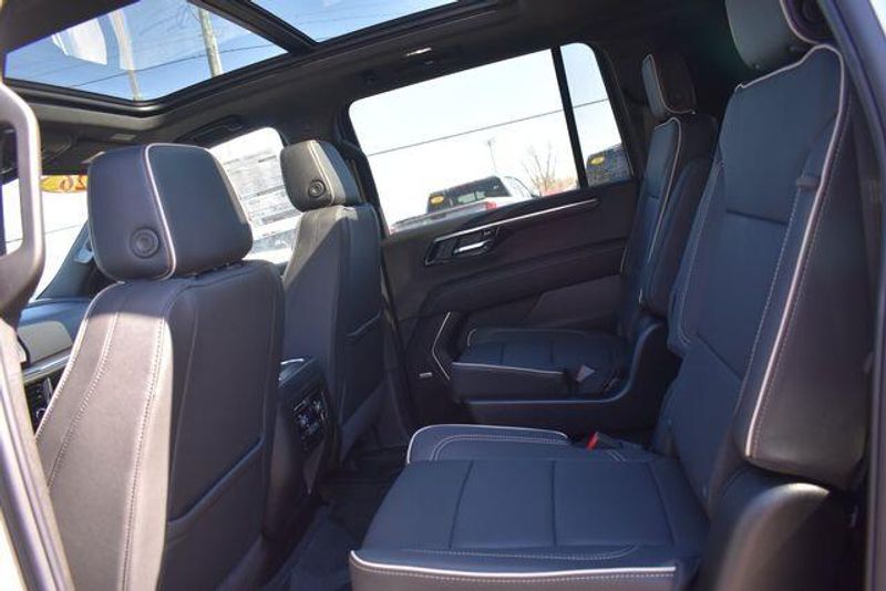 New 2026 Chevrolet Suburban PremierImage 26