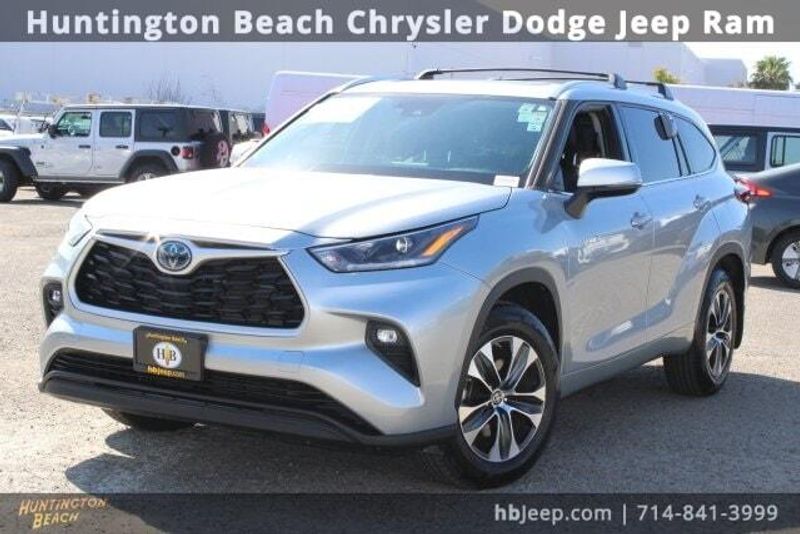 2021 Toyota Highlander Hybrid XLEImage 10