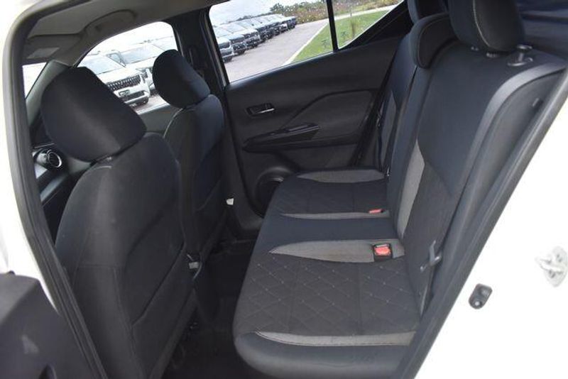 Used 2018 Nissan Kicks SVImage 17