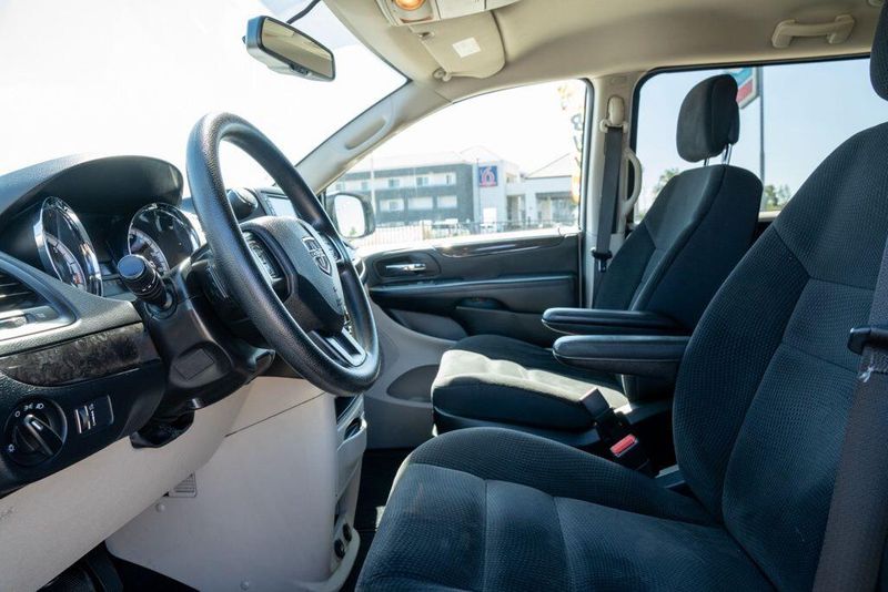 Used 2018 Dodge Grand Caravan SEImage 12