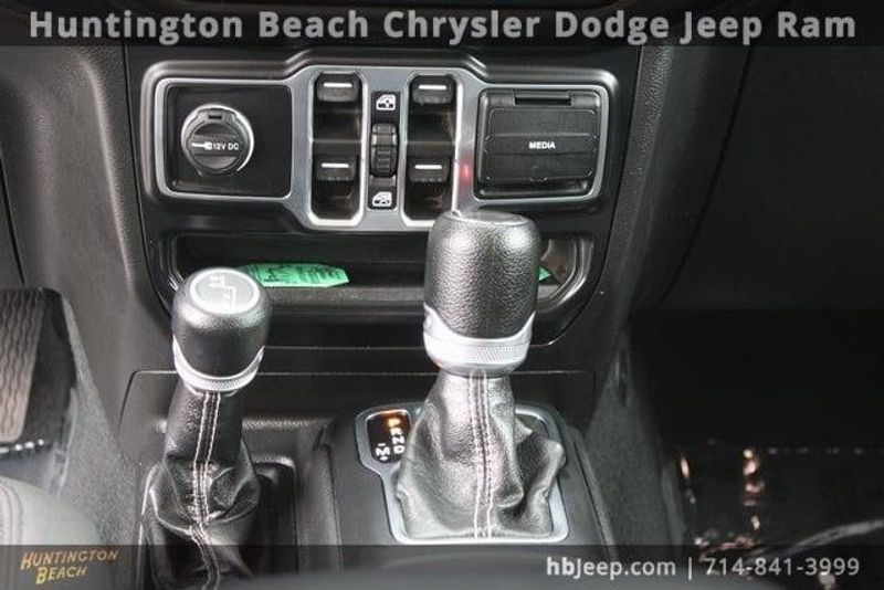 2022 Jeep Wrangler Unlimited SaharaImage 16