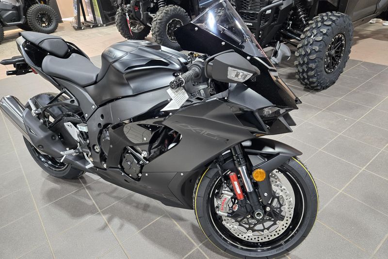 2025 KAWASAKI NINJA ZX10R ABS METALLIC FLAT SPARK BLACK AND EBONY 