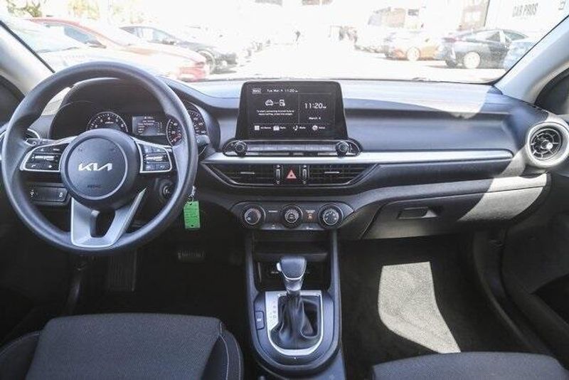 2022 Kia Forte LXSImage 13