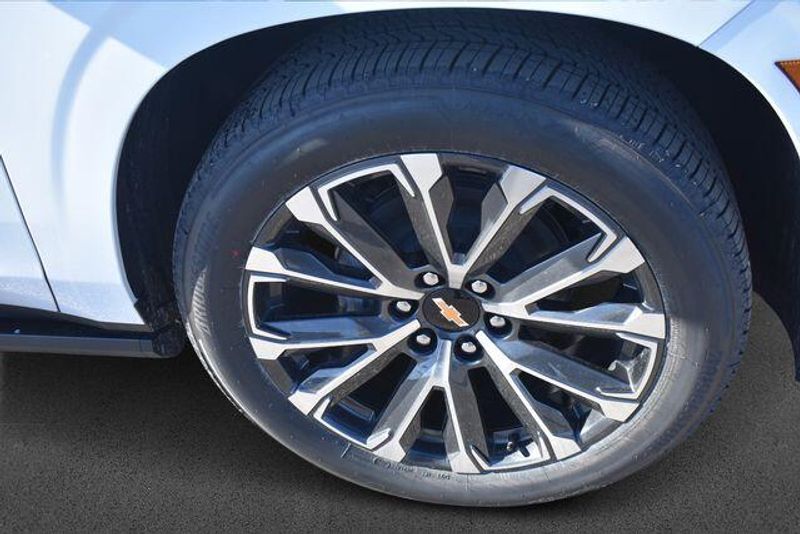 New 2026 Chevrolet Suburban High CountryImage 12