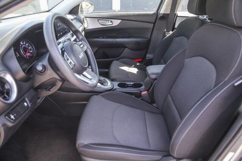 2022 Kia Forte LXSImage 18