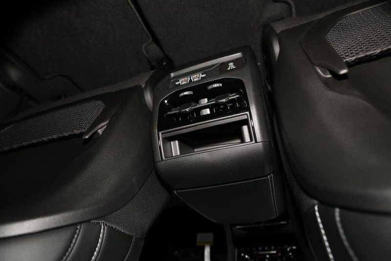 2025 Jeep Grand Cherokee Altitude 4x2Image 18