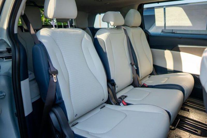 New 2026 Kia Carnival SXImage 11