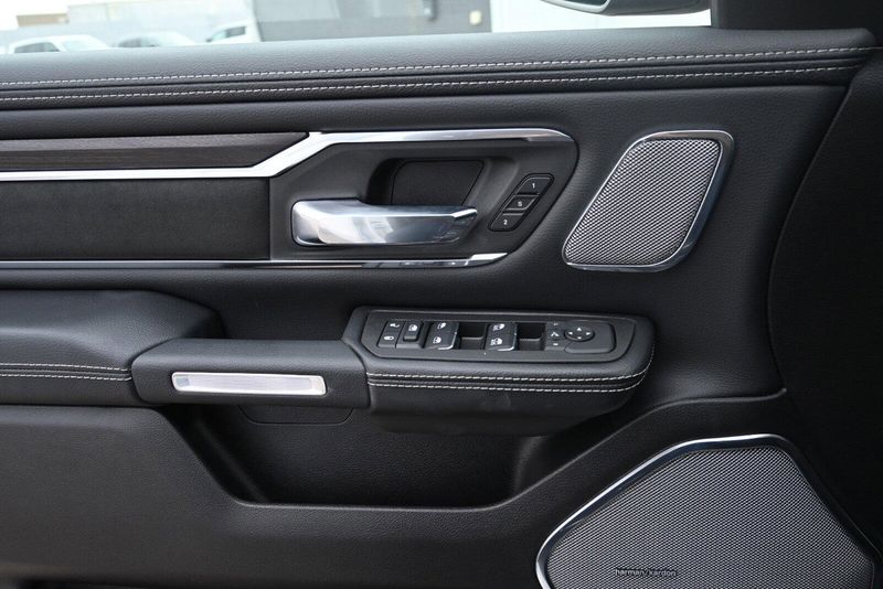 2025 RAM 1500 LaramieImage 19