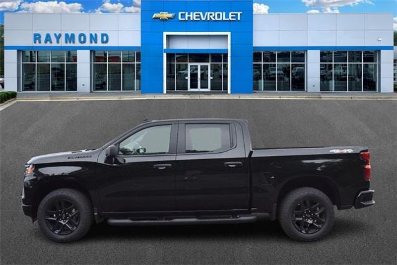 New 2025 Chevrolet Silverado 1500 CustomImage 6
