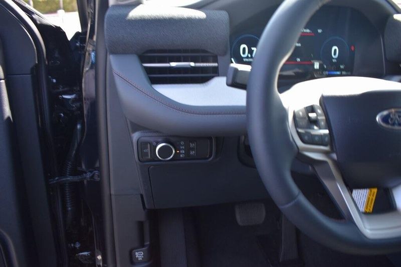 New 2025 Ford Explorer ActiveImage 17