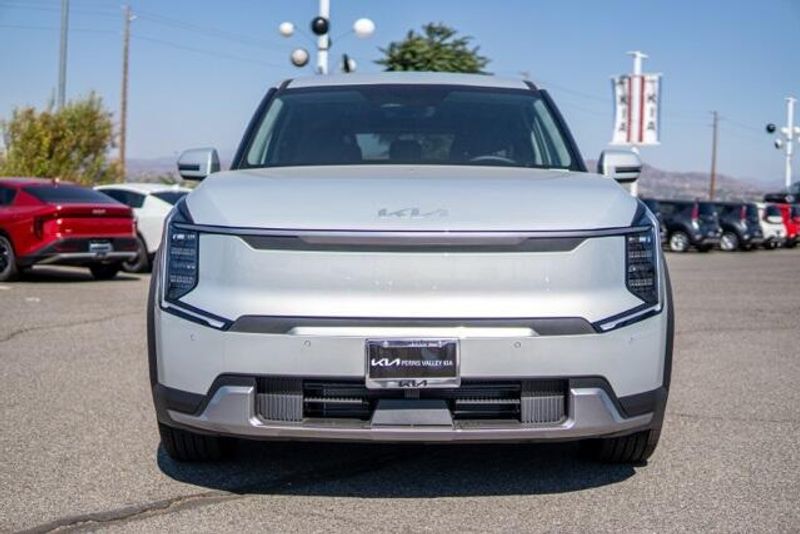 New 2026 Kia EV9 Light Long RangeImage 2