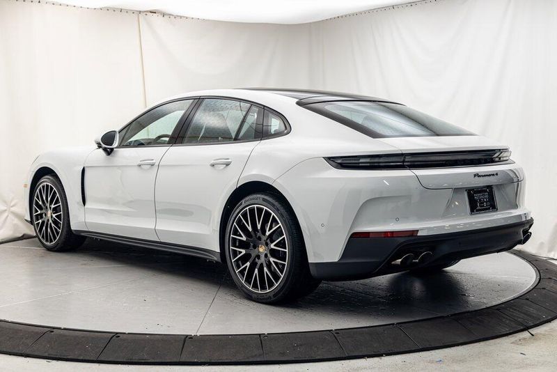 2025 Porsche Panamera 4Image 3