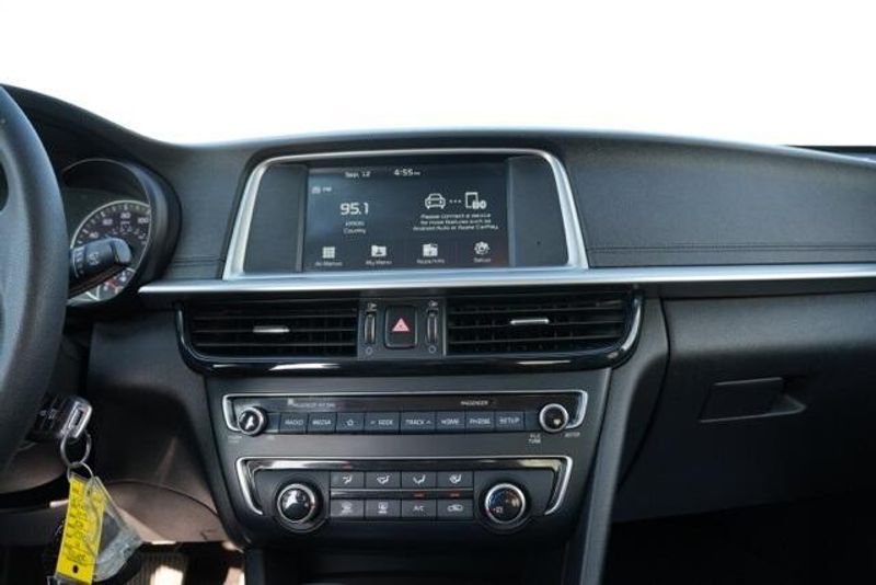 Used 2019 Kia Optima LXImage 17