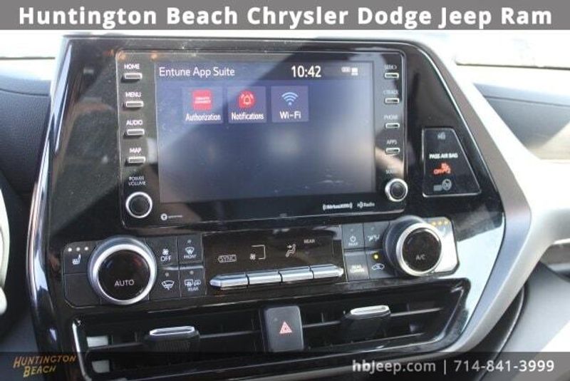 2021 Toyota Highlander Hybrid XLEImage 26