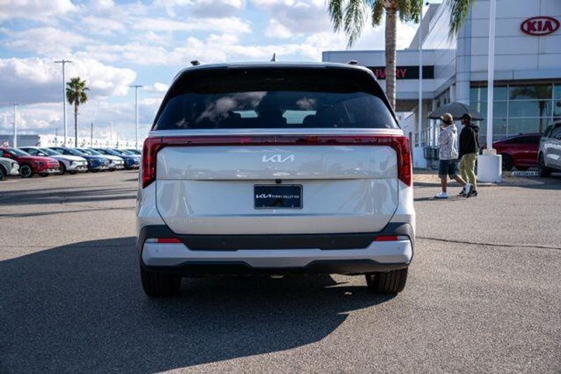 New 2026 Kia Carnival EXImage 6