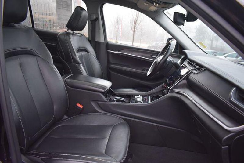 Used 2021 Jeep Grand-Cherokee-L LimitedImage 16