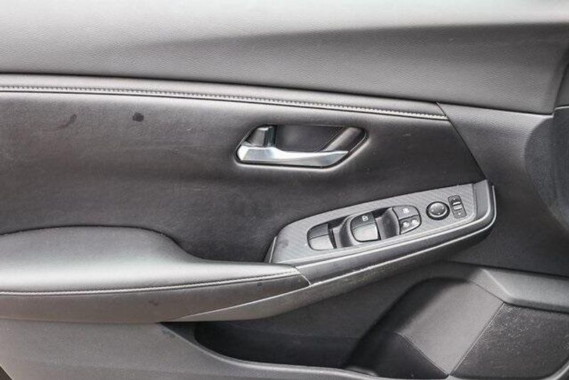 2021 Nissan Sentra SVImage 22