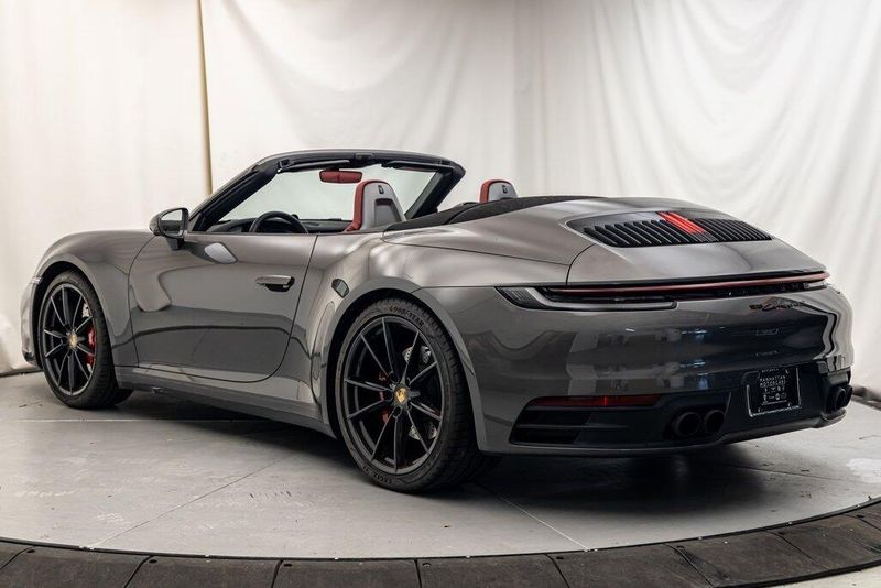 2023 Porsche 911 Carrera 4SImage 3