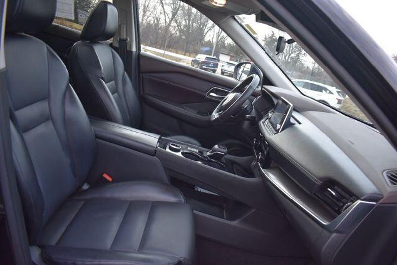 Used 2021 Nissan Rogue SVImage 13